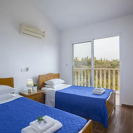 Kyriaki Villa Coral Bay